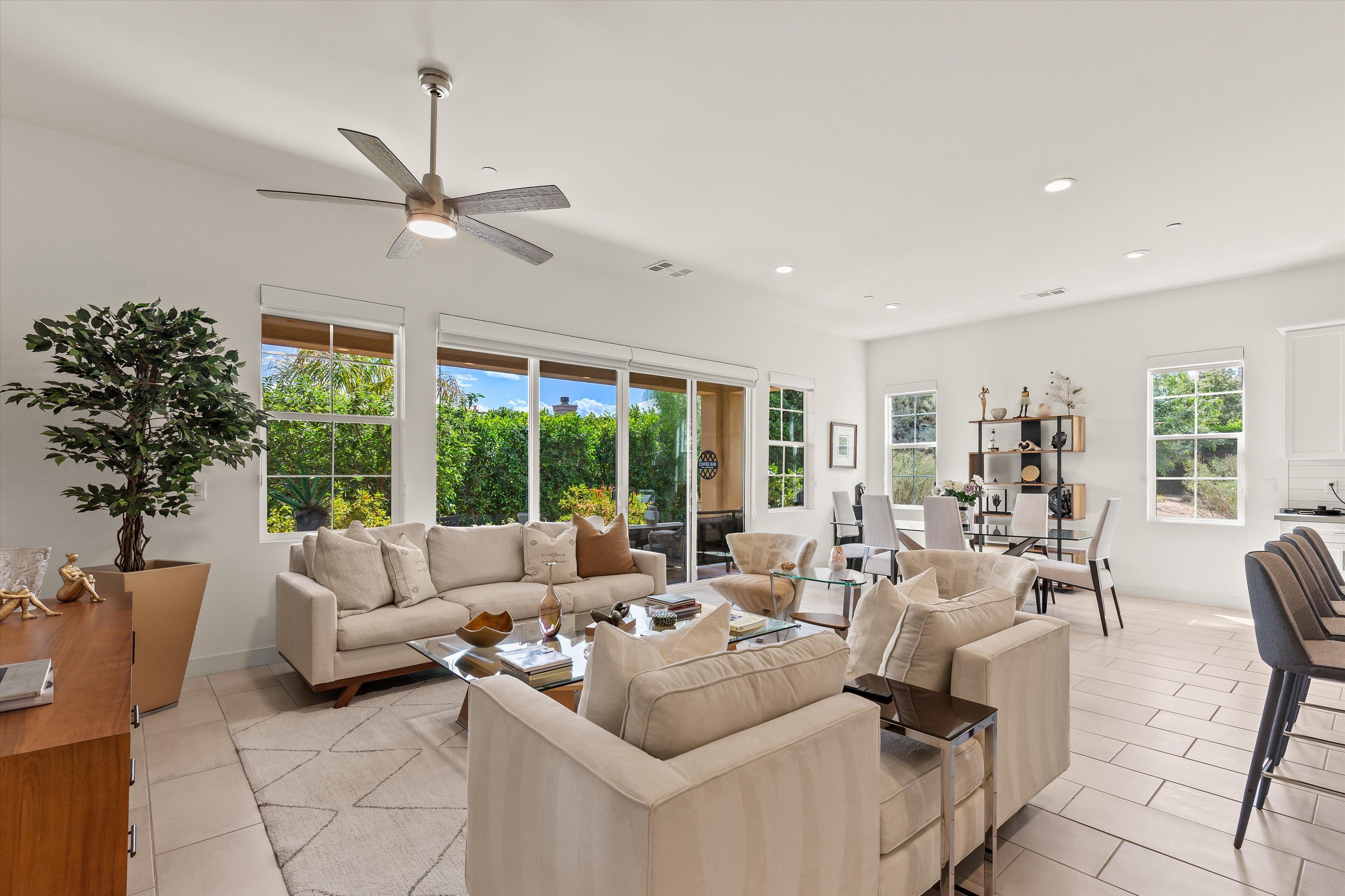 A premier 3/3 residence in Villa Portofino - Image# 5