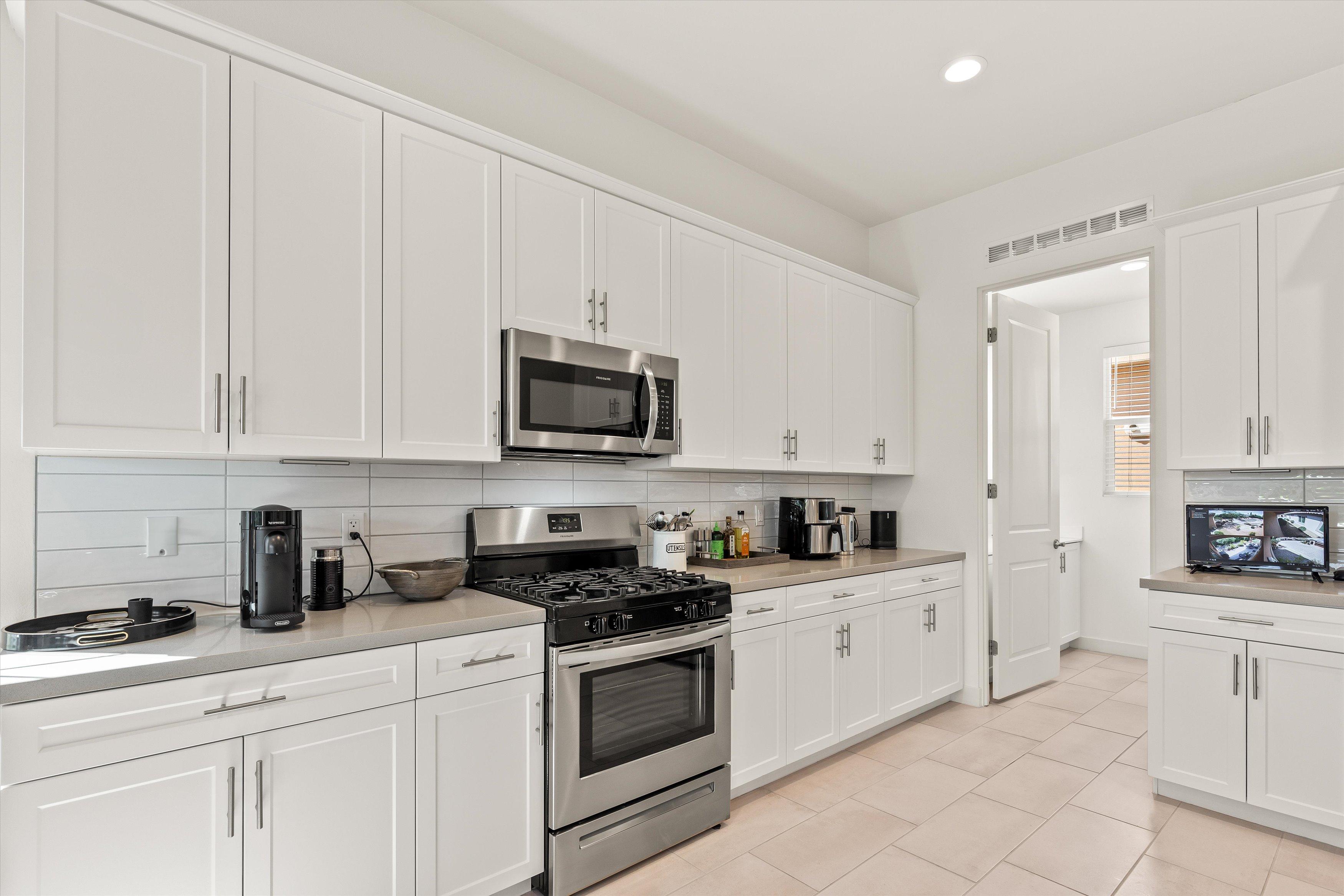 A premier 3/3 residence in Villa Portofino - Image# 7