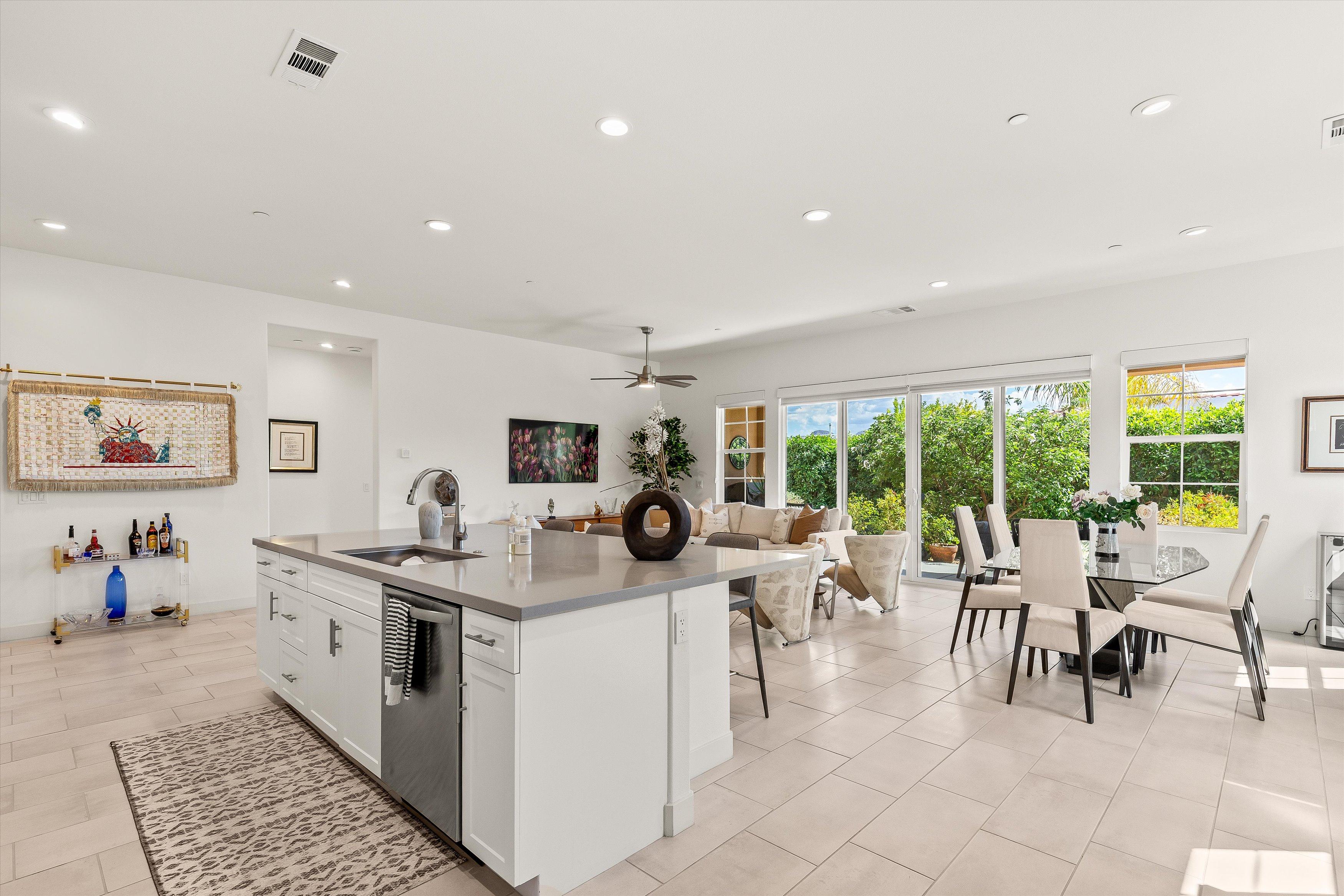 A premier 3/3 residence in Villa Portofino - Image# 8